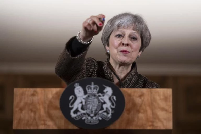 Τερέζα Μέι: Καλύτερα ένα Brexit χωρίς συμφωνία παρά η προσφορά της ΕΕ